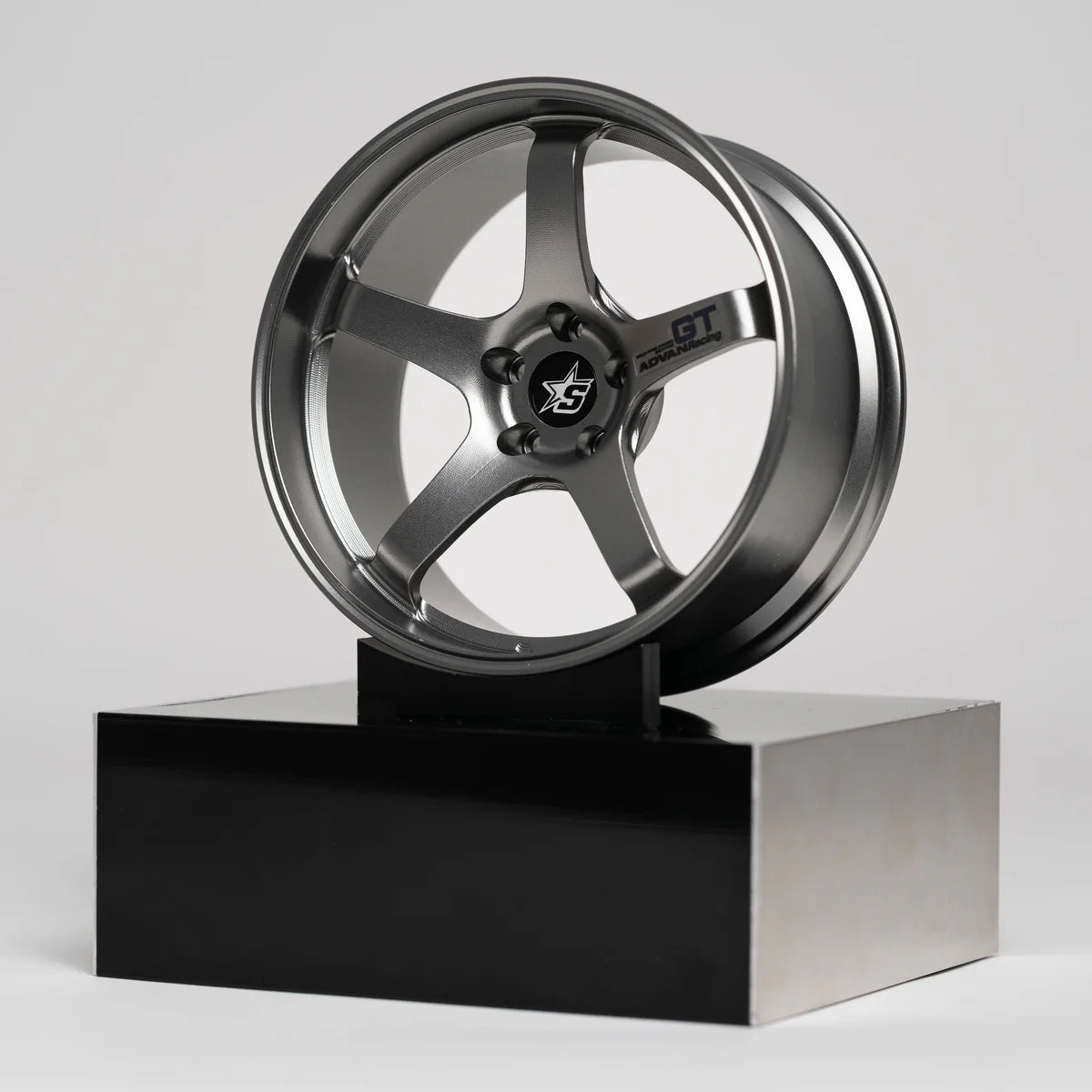 ADVAN GT | Platinum Grey